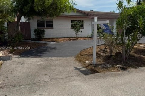 House in Fort Lauderdale, Florida 4 bedrooms, 204.57 sq.m. № 2402455 - photo 29