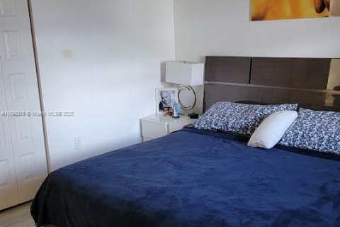 Снять в аренду кондоминиум в Дорал, Флорида 3 спальни, 132.39м2, № 1947393 - фото 9