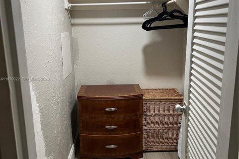 Copropriété à vendre à Fort Lauderdale, Floride: 2 chambres, 122.63 m2 № 2032085 - photo 24