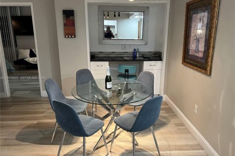 Copropriété à vendre à Fort Lauderdale, Floride: 2 chambres, 122.63 m2 № 2032085 - photo 17