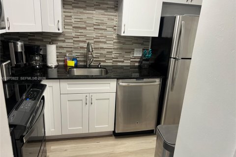 Copropriété à vendre à Fort Lauderdale, Floride: 2 chambres, 122.63 m2 № 2032085 - photo 18