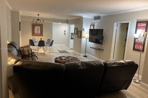 Copropriété à vendre à Fort Lauderdale, Floride: 2 chambres, 122.63 m2 № 2032085 - photo 14