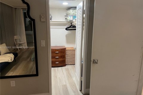 Copropriété à vendre à Fort Lauderdale, Floride: 2 chambres, 122.63 m2 № 2032085 - photo 25