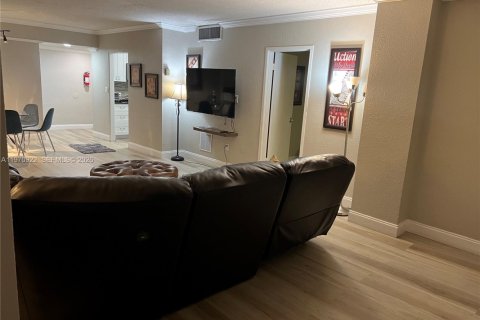 Copropriété à vendre à Fort Lauderdale, Floride: 2 chambres, 122.63 m2 № 2032085 - photo 15