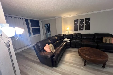 Copropriété à vendre à Fort Lauderdale, Floride: 2 chambres, 122.63 m2 № 2032085 - photo 11