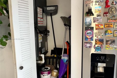 Купить виллу или дом в Майами, Флорида 2 спальни, 107.77м2, № 1950840 - фото 15