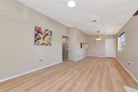 Condo in Bradenton, Florida, 2 bedrooms № 2212107 - photo 5