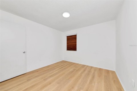 Condo in Bradenton, Florida, 2 bedrooms № 2212107 - photo 21