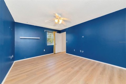 Condo in Bradenton, Florida, 2 bedrooms № 2212107 - photo 17