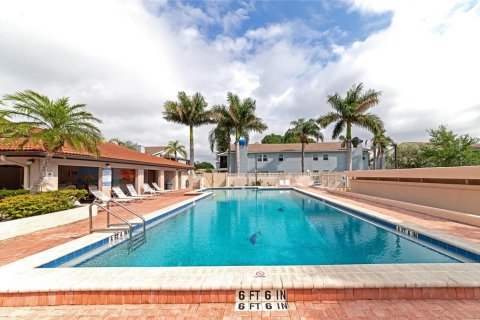 Condo in Bradenton, Florida, 2 bedrooms № 2212107 - photo 30