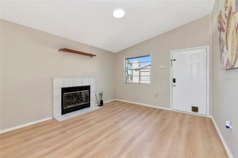 Condo in Bradenton, Florida, 2 bedrooms № 2212107 - photo 3