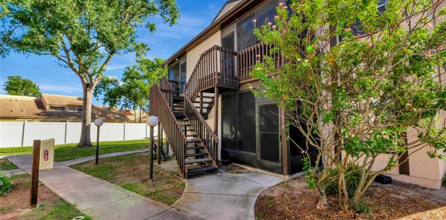 Condo in Bradenton, Florida, 2 bedrooms № 2212107