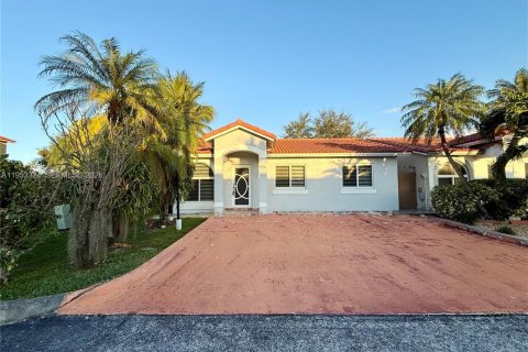 Adosado en alquiler en Hialeah, Florida, 3 dormitorios, 106.84 m2 № 2009293 - foto 2