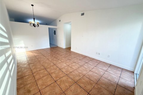 Adosado en alquiler en Hialeah, Florida, 3 dormitorios, 106.84 m2 № 2009293 - foto 7
