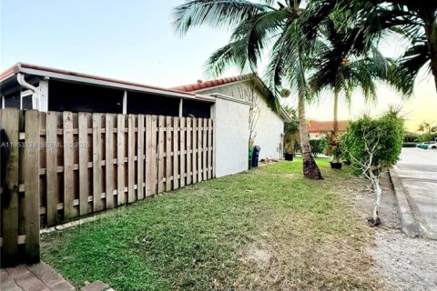 Adosado en alquiler en Hialeah, Florida, 3 dormitorios, 106.84 m2 № 2009293 - foto 30