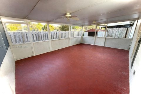 Adosado en alquiler en Hialeah, Florida, 3 dormitorios, 106.84 m2 № 2009293 - foto 25