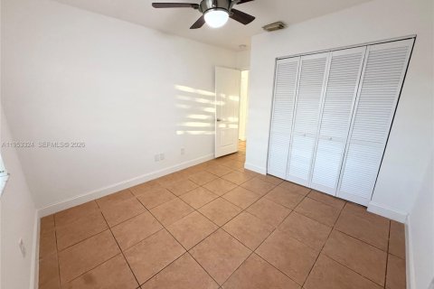 Adosado en alquiler en Hialeah, Florida, 3 dormitorios, 106.84 m2 № 2009293 - foto 18