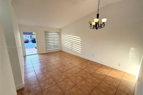 Adosado en alquiler en Hialeah, Florida, 3 dormitorios, 106.84 m2 № 2009293 - foto 9