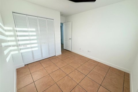 Adosado en alquiler en Hialeah, Florida, 3 dormitorios, 106.84 m2 № 2009293 - foto 13