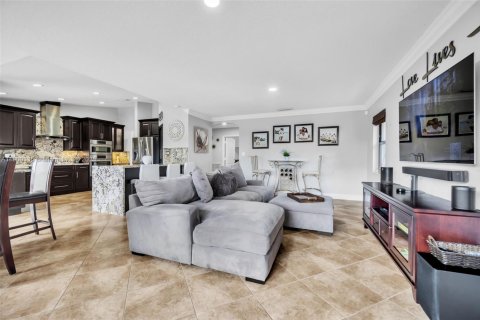 House in Miami, Florida 4 bedrooms, 233.46 sq.m. № 1964991 - photo 17