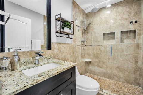 House in Miami, Florida 4 bedrooms, 233.46 sq.m. № 1964991 - photo 28