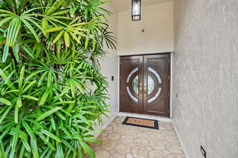 House in Miami, Florida 4 bedrooms, 233.46 sq.m. № 1964991 - photo 5