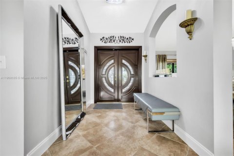 House in Miami, Florida 4 bedrooms, 233.46 sq.m. № 1964991 - photo 6