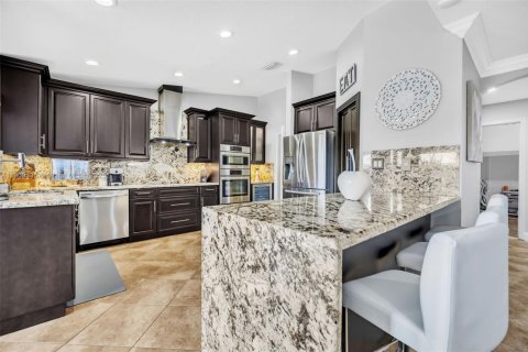 House in Miami, Florida 4 bedrooms, 233.46 sq.m. № 1964991 - photo 12