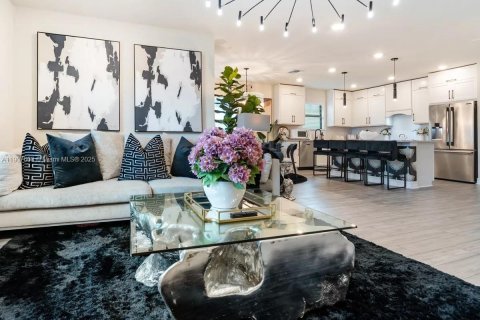 Снять в аренду виллу или дом в Лодердейл-Лейкс, Флорида 4 спальни, 169.83м2, № 1963929 - фото 4