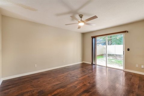 House in Altamonte Springs, Florida 4 bedrooms, 160.72 sq.m. № 2197738 - photo 10