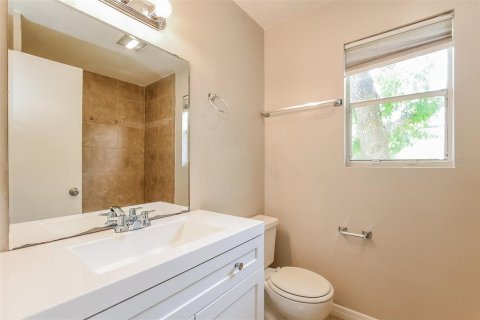 House in Altamonte Springs, Florida 4 bedrooms, 160.72 sq.m. № 2197738 - photo 18