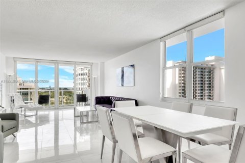 Copropriété à vendre à Miami Beach, Floride: 2 chambres, 135.64 m2 № 2034949 - photo 12
