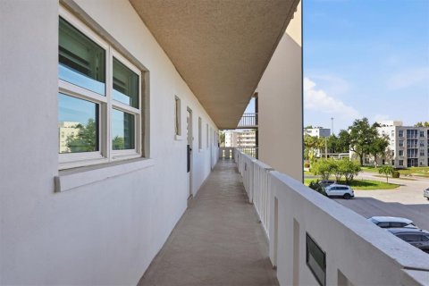 Купить кондоминиум в Брейдентон, Флорида 7 комнат, 93.65м2, № 2259005 - фото 10