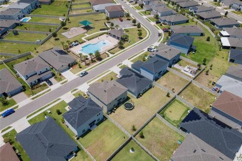 House in Davenport, Florida 4 bedrooms, 208.1 sq.m. № 1917215 - photo 23
