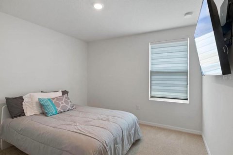 House in Davenport, Florida 4 bedrooms, 208.1 sq.m. № 1917215 - photo 17