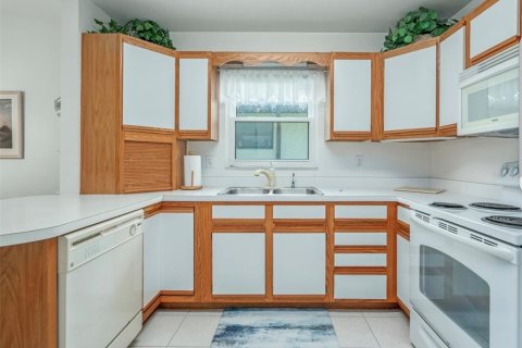 Condo in Sebring, Florida, 2 bedrooms  № 1813478 - photo 3