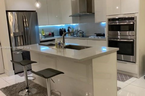 Adosado en alquiler en Doral, Florida, 3 dormitorios, 126.35 m2 № 2031714 - foto 1