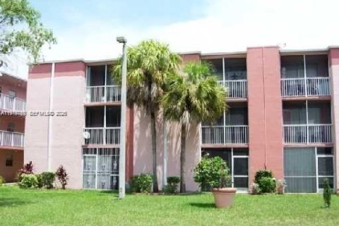 Condominio en Miami, Florida, 2 dormitorios  № 2046208