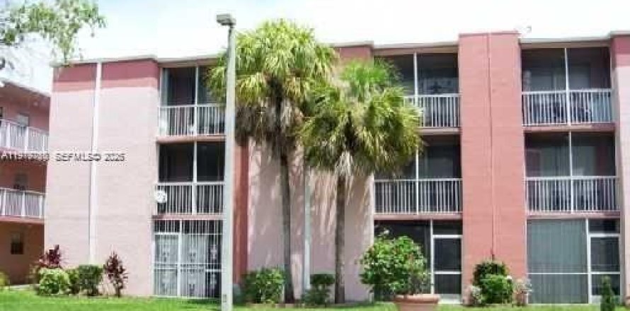 Condominio en Miami, Florida, 2 dormitorios  № 2046208