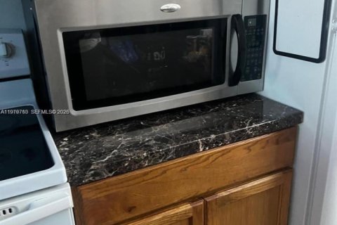 Condominio en venta en Miami, Florida, 2 dormitorios, 74.32 m2 № 2046208 - foto 19