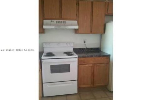 Condominio en venta en Miami, Florida, 2 dormitorios, 74.32 m2 № 2046208 - foto 12