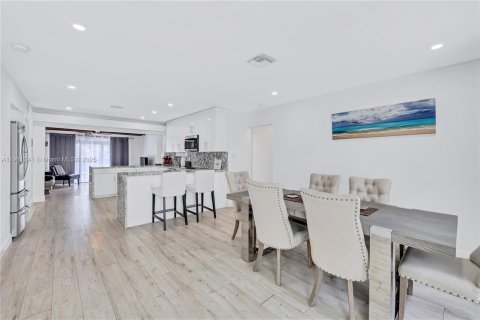 Casa en venta en Hollywood, Florida, 3 dormitorios, 112.04 m2 № 2013802 - foto 6