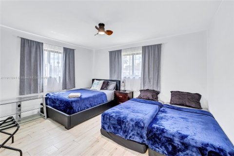 Casa en venta en Hollywood, Florida, 3 dormitorios, 112.04 m2 № 2013802 - foto 17