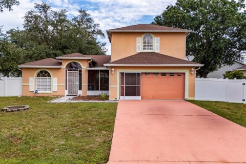 Villa ou maison à Poinciana, Floride 4 chambres, 134.34 m2 № 2316697