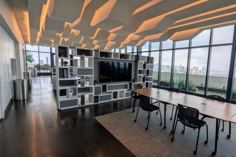 Propiedad comercial en venta en Aventura, Florida № 2039623 - foto 11