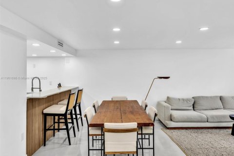 Appartement à louer à Bay Harbor Islands, Floride: 2 chambres, 133.87 m2 № 1966261 - photo 7