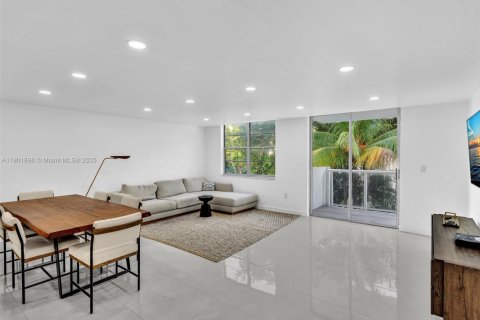 Appartement à louer à Bay Harbor Islands, Floride: 2 chambres, 133.87 m2 № 1966261 - photo 6