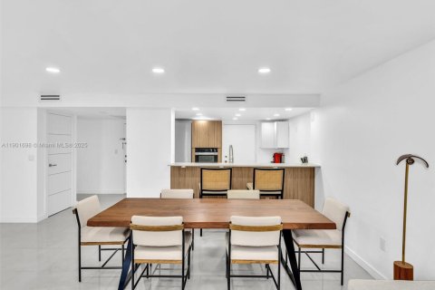 Appartement à louer à Bay Harbor Islands, Floride: 2 chambres, 133.87 m2 № 1966261 - photo 12