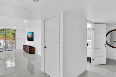 Appartement à louer à Bay Harbor Islands, Floride: 2 chambres, 133.87 m2 № 1966261 - photo 2