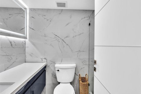 Appartement à louer à Bay Harbor Islands, Floride: 2 chambres, 133.87 m2 № 1966261 - photo 24